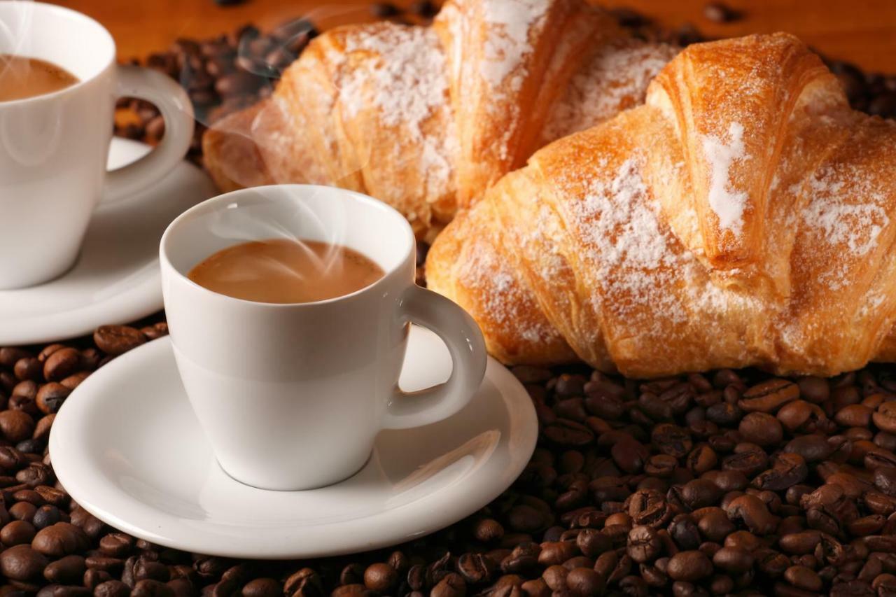Bed & Breakfast Hotel California Terracina Zewnętrze zdjęcie